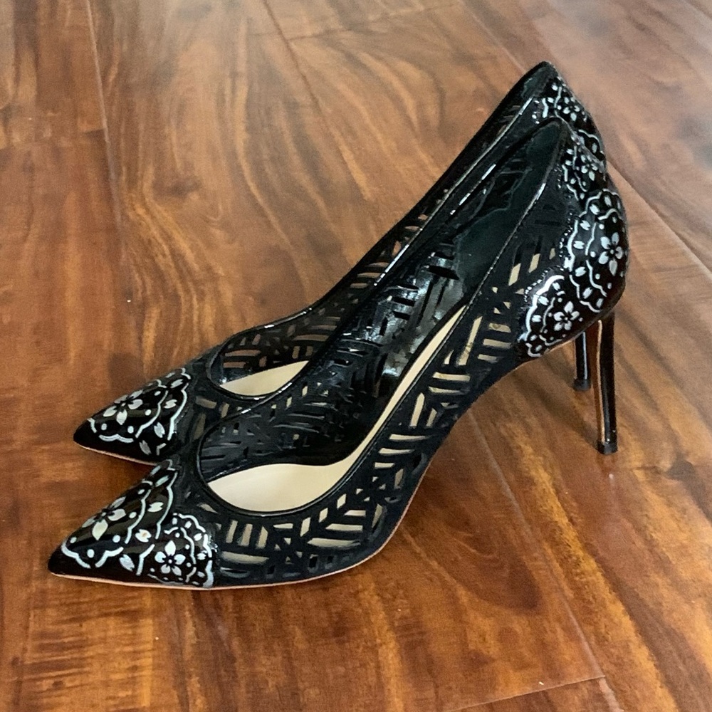 Nicholas Kirkwood Floral Lace laser cut-out black pointed pumps sz 39